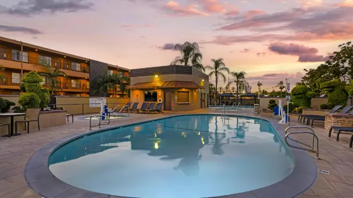 Best Western Plus Stovall's Inn - Best hotels near Disneyland California Parks by walking distance from the park