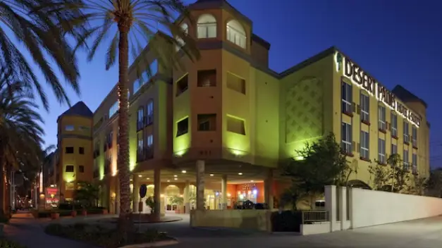 Best hotels near Disneyland California Parks by walking distance from the park